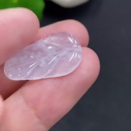 F33856965 Jadeite leaf inlay piece with a total weight of approximately 1.5 grams