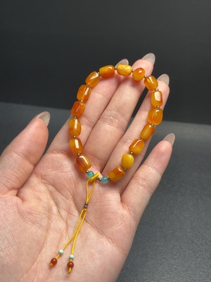 C34041456 Amber Beeswax Bracelet, total weight approx. 5.14g, bead size about 8.3mm, non-natural accent stones, non-gold