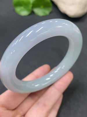 F21382827 Jadeite Round Bangle Size 56.5 Total Weight 82.885g