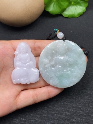 F46581308 翡翠挂件  一手走 总重约46.59g（含绳）
