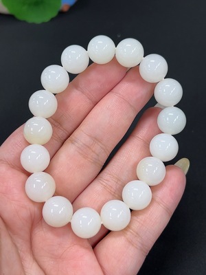 H41946850 和田玉手串 卡11.8mm左右 货品总重约44g