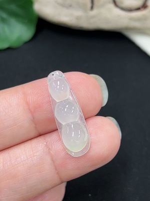 F46545664 翡翠镶嵌件福豆 货品总约重1.56g