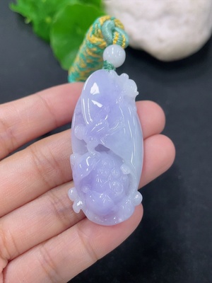 F46568557 翡翠呱呱来财挂件 货品总重约22.15g