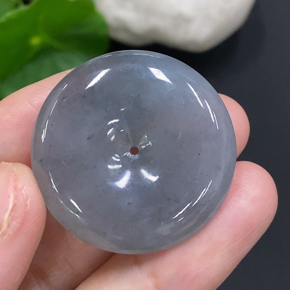 F34070046 Jadeite Peace Knot Total Weight Approx. 14g