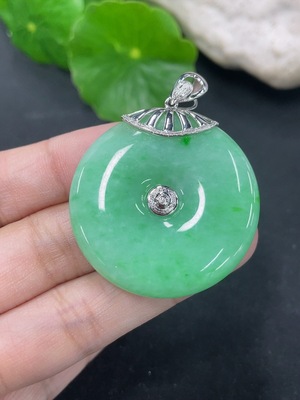 F46567984 翡翠挂件平安扣 18k 配镶钻石 货品总约重19.17g