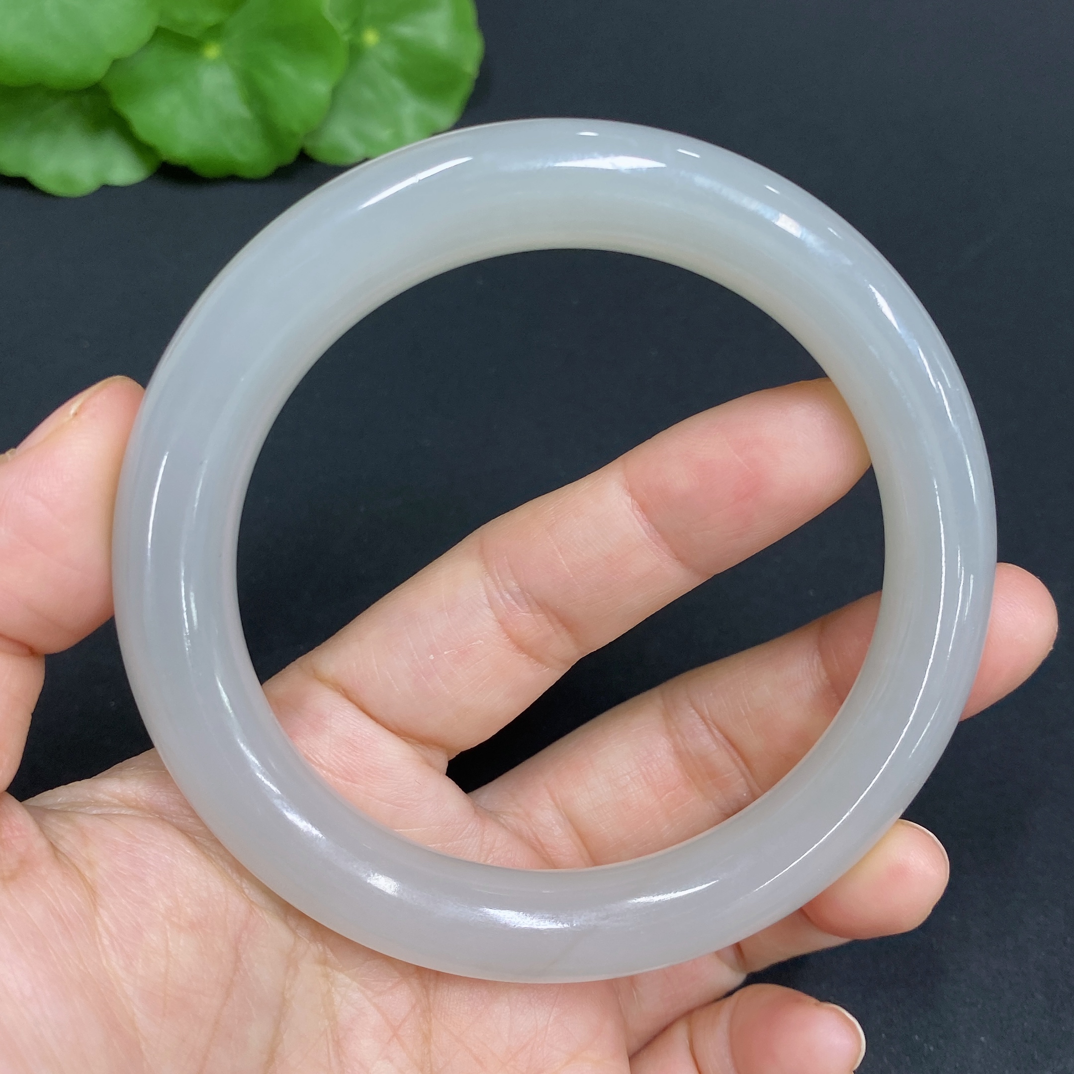H33845531 Hetian Jade Round Bangle 59.4mm 56.4g