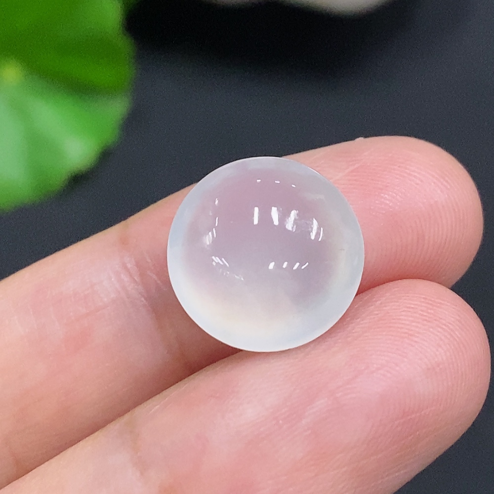 F30568911 Jadeite Cabochon Total weight approx. 1.8g