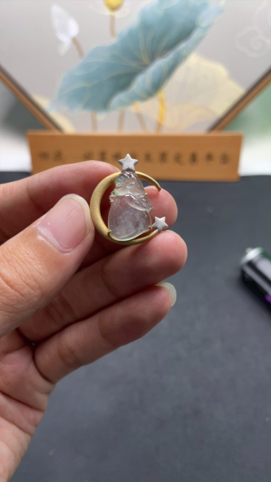 F21376856 Jadeite Angel Pendant with 18K Gold Setting, Approx. 3.37g