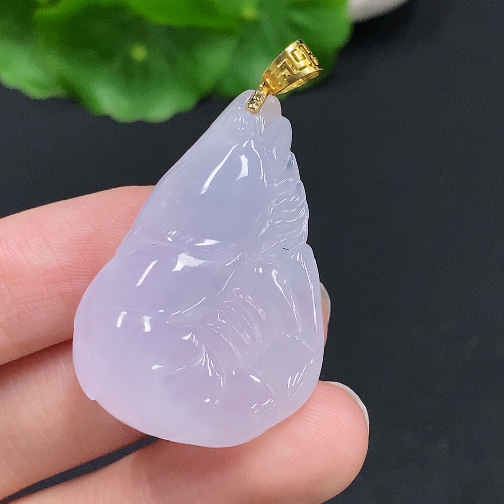 F32758266 Jadeite Crayfish Pendant with 18K Gold Clasp, Total Weight Approximately 17g