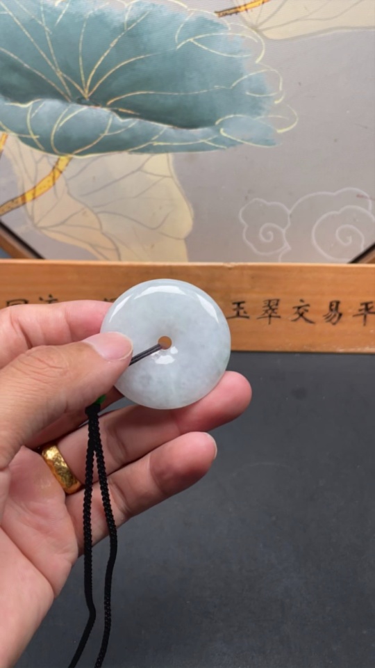 F30565632 Jadeite Peace Knot Pendant Total Weight Approx. 22.77g With Non-Grade A Beads