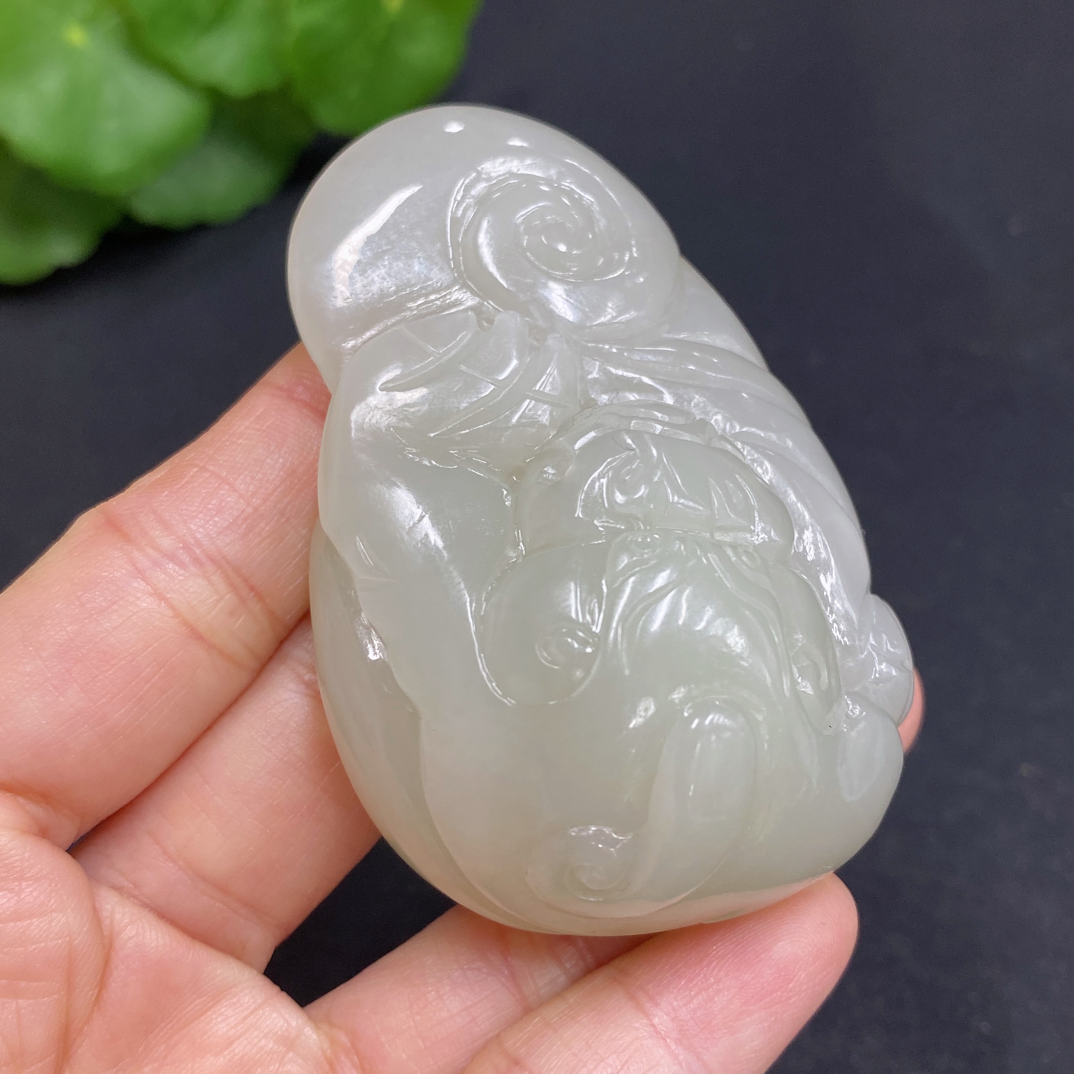 H30440063 Hetian Jade Pendant    Auspicious Beast    Total Weight: Approx. 94.3g