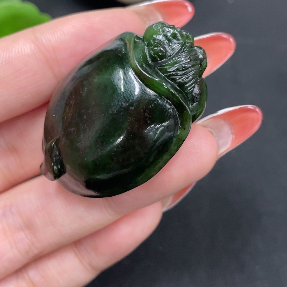 H35085204 Hetian Jade Pendant     Dominating the Top Position     Total Weight Approx. 28.6g