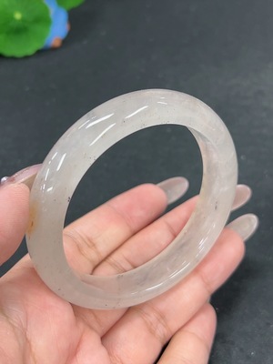 H41923498 非洲翠(独龙玉)正圈手镯 圈口58.2 货品总重约50.3g