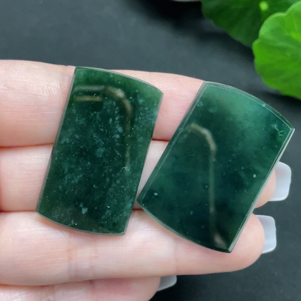 F27065030 A batch of jade pendants