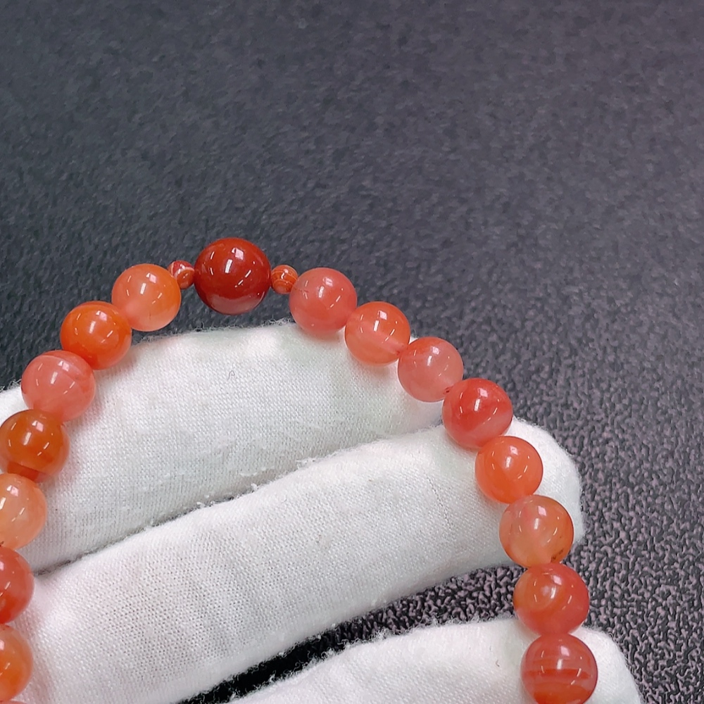 C33890636 Red Agate Bracelet with Visible Organic Matter, Non-Natural Accent Stones, Total Weight Approx. 19.23g, Size 7.8mm (Including Impurities)