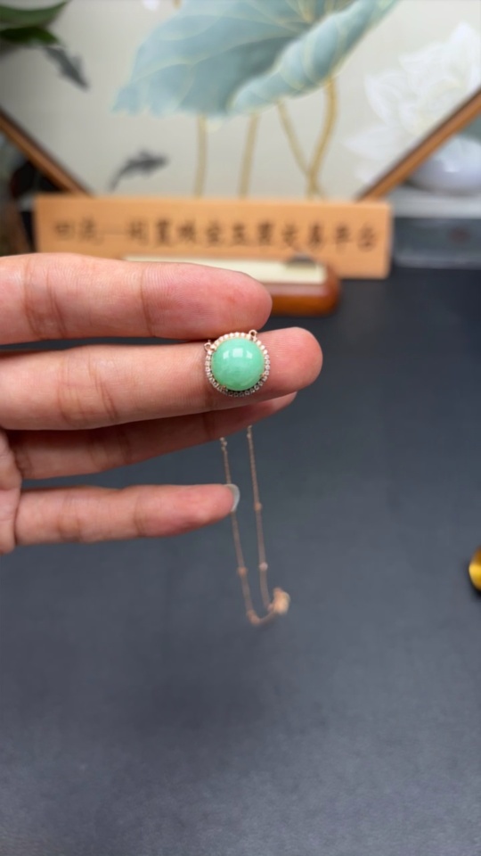 F35129612 Jadeite Inlaid Necklace 18K Gold Total Weight Approx. 3g (Non-Diamond)