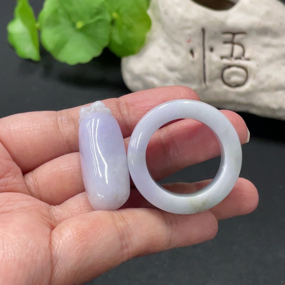 F34057828 Jadeite Pendant/Archer's Ring Size 28