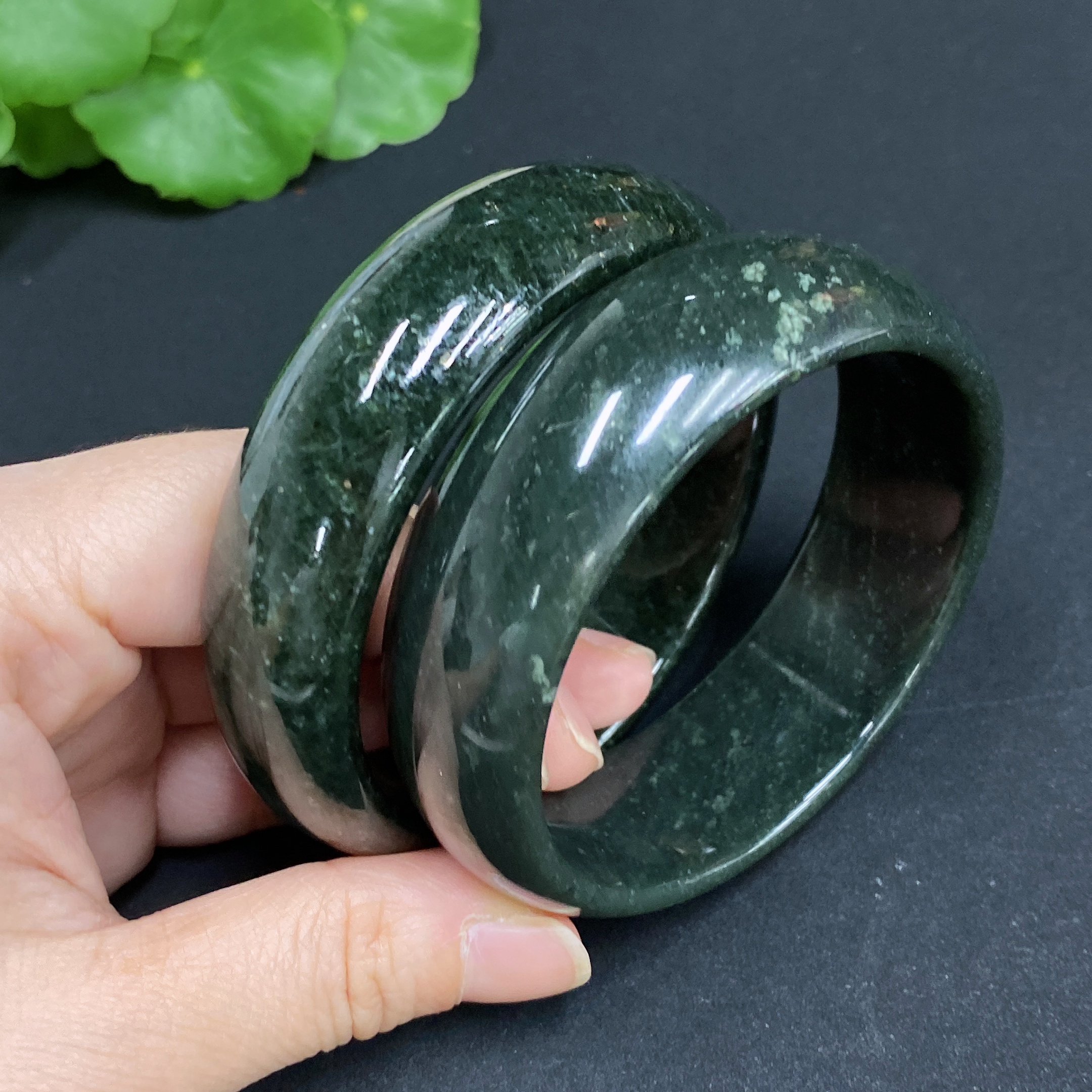 H34015033 Hetian Jade Round Bracelet Size 60.6/56.7 Total Weight Approx. 100.8g