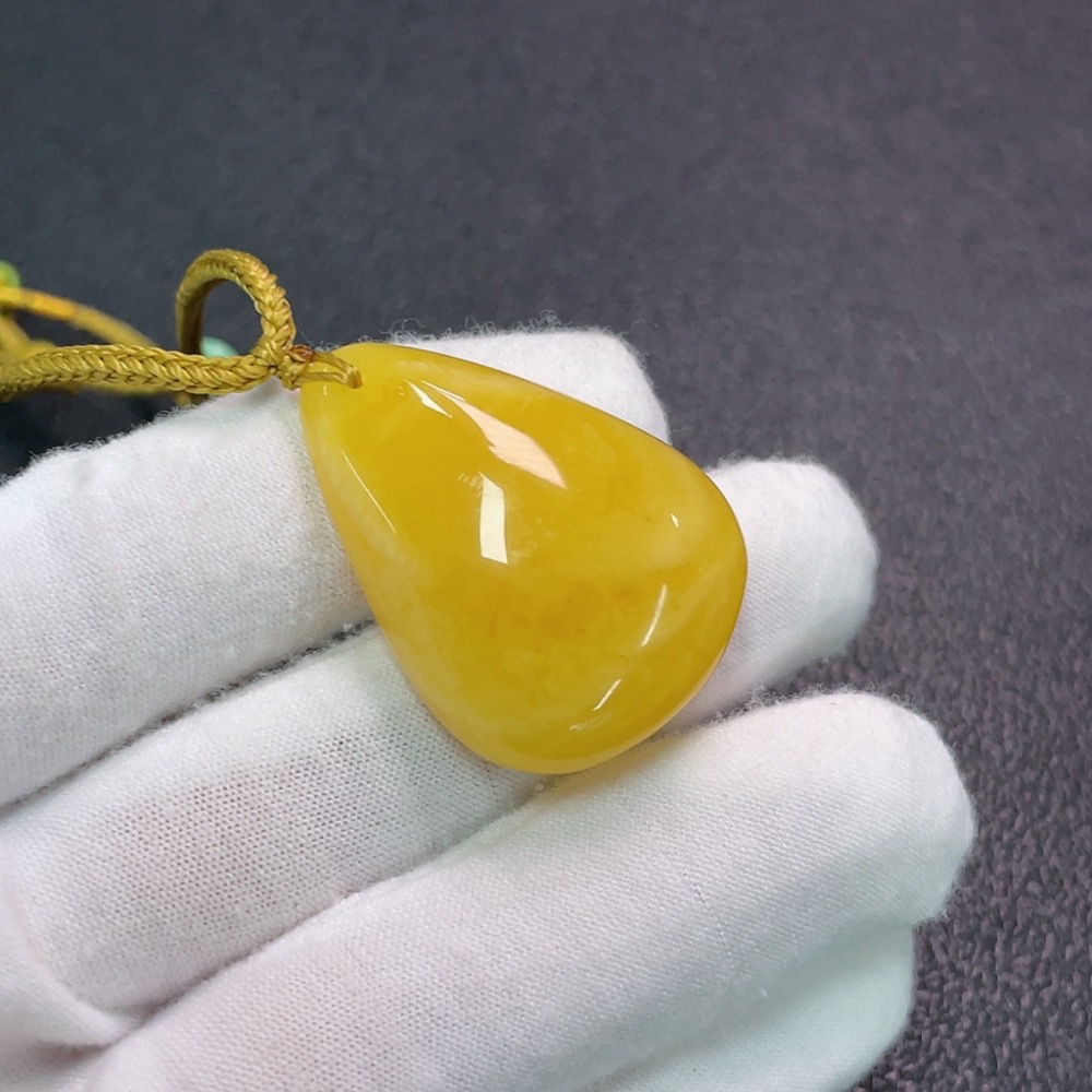 C33851527 Amber Beeswax Pendant with Partial Repair, Total Weight Approx. 7.93g, with String