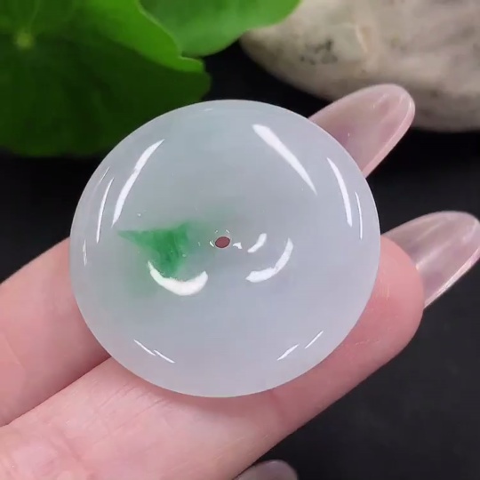 F34067967 Jadeite Peace Knot Pendant Total Weight Approx. 8.3g