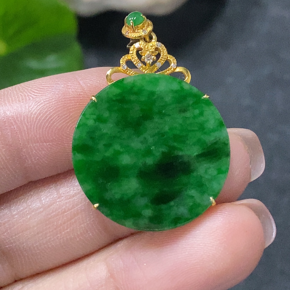 F34075869 Jadeite Plain Pendant with 18k Gold and Diamond Accents, Total Weight Approx. 2.58g (Contains Other Mineral Components)