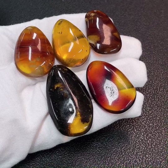 C32785288 Amber Jewelry Total Weight Approx. 21.74g Sell as a Lot