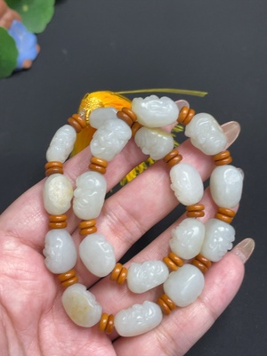 H32766524 Hetian Jade Eighteen Arhats Bead Necklace