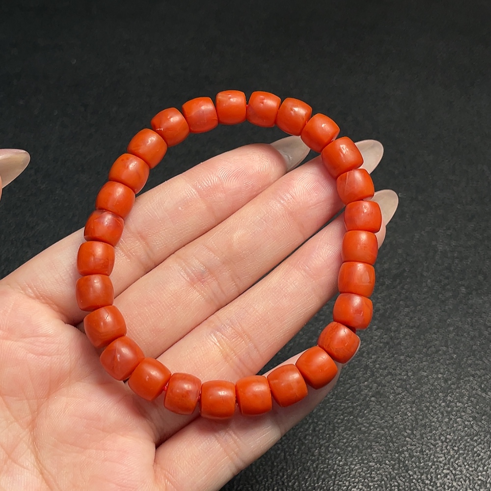 C34067629 South Red Agate Bracelet with Visible Organic Matter, Total Weight Approx. 22.41g, Size About 8.3mm