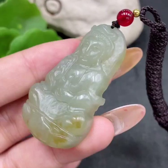 H32777725 Hetian Jade Pendant Guanyin Total Weight (including rope) 22.8g
