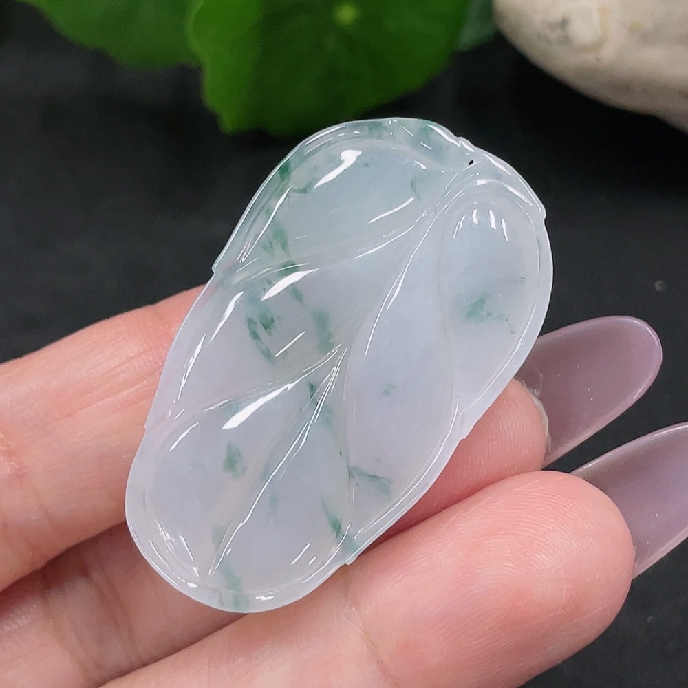 F35129464 Jadeite Leaf Pendant Total Weight Approx. 11.27g