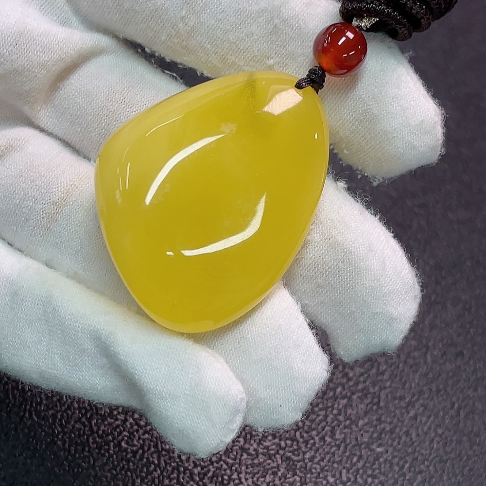 C34990303 Amber Beeswax Pendant Total Weight Approx. 17.23g with Rope