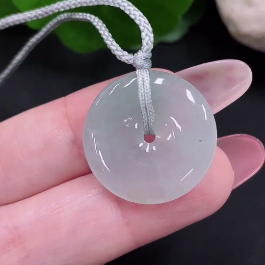 F34033543 Jadeite Peace Knot Pendant Total Weight Approx. 4.86g