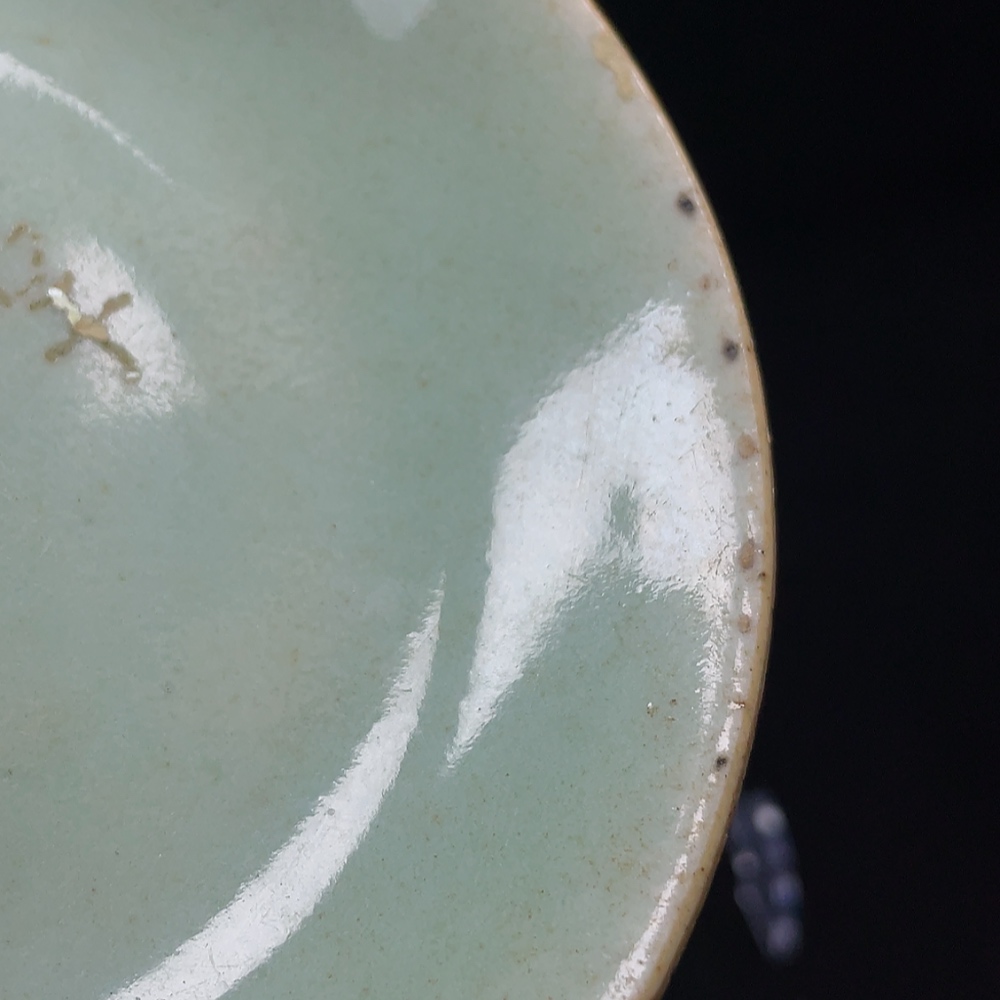 W33937329 Porcelain, Perfect Condition, Mid-Qing Dynasty Pea-Green Glazed Plate, Size as per Actual Item