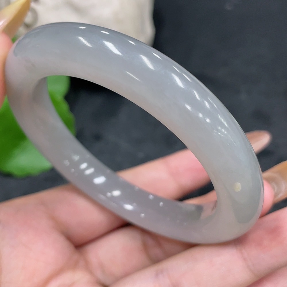H32796591 Hetian Jade Round Bracelet Size 55.6 Total Weight Approx. 54.3g