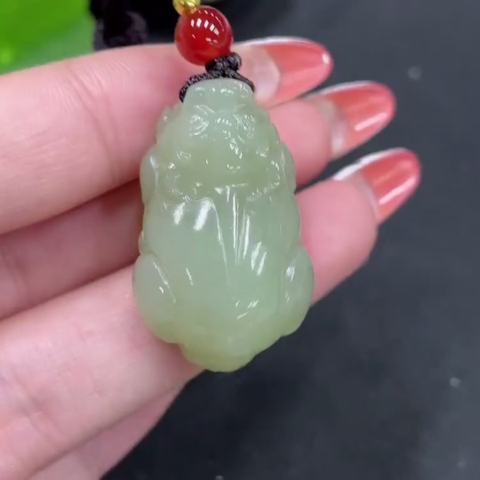 H34053560 Hetian Jade Pendant Pi Xiu