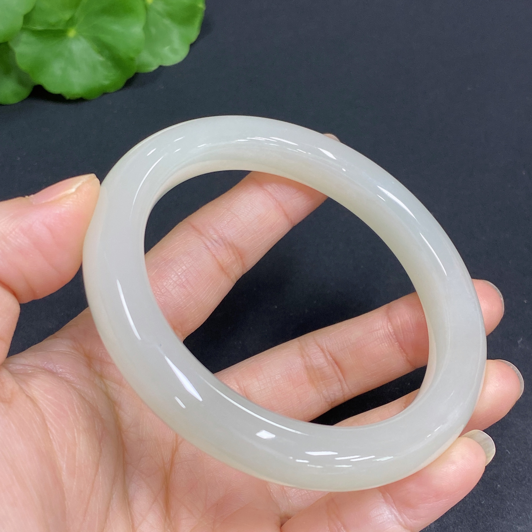 H33902567 Hetian Jade Round Bracelet Size 58.8 Total Weight Approx. 56.9g