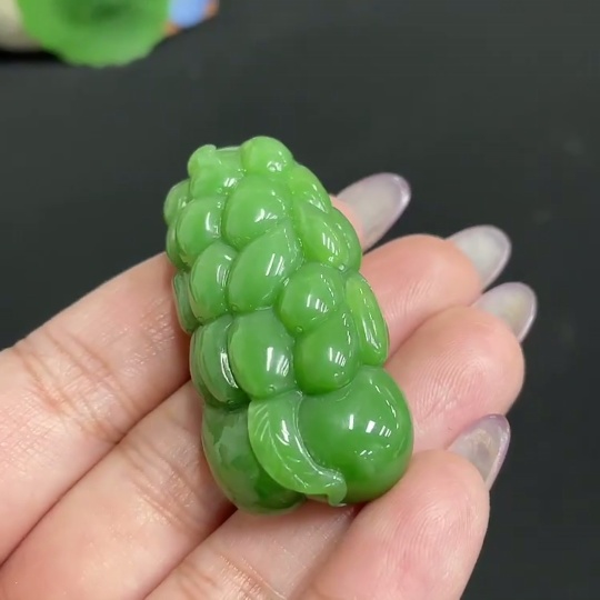 H33931598 Hetian Jade Pendant, Many Children and Much Happiness, Total Weight About 29g