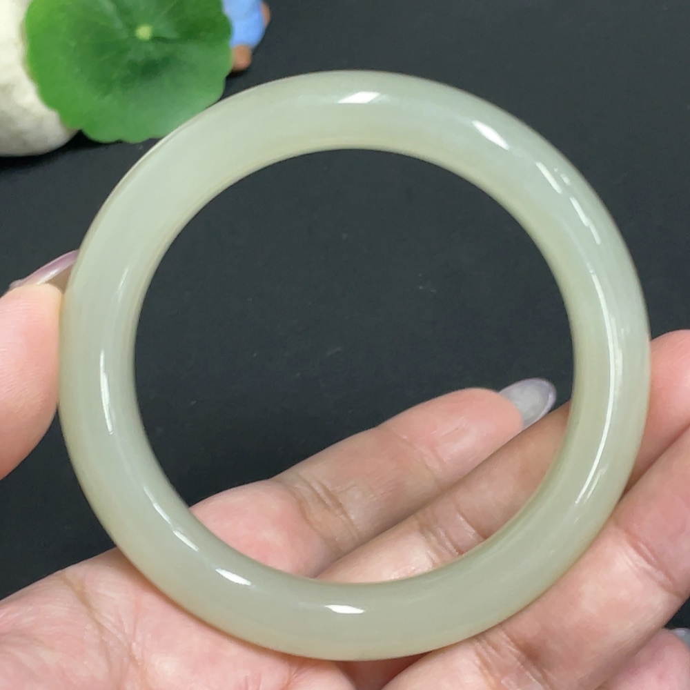 H33901893 Hetian Jade Round Bracelet Size 57.1 Total Weight Approx. 56.6g