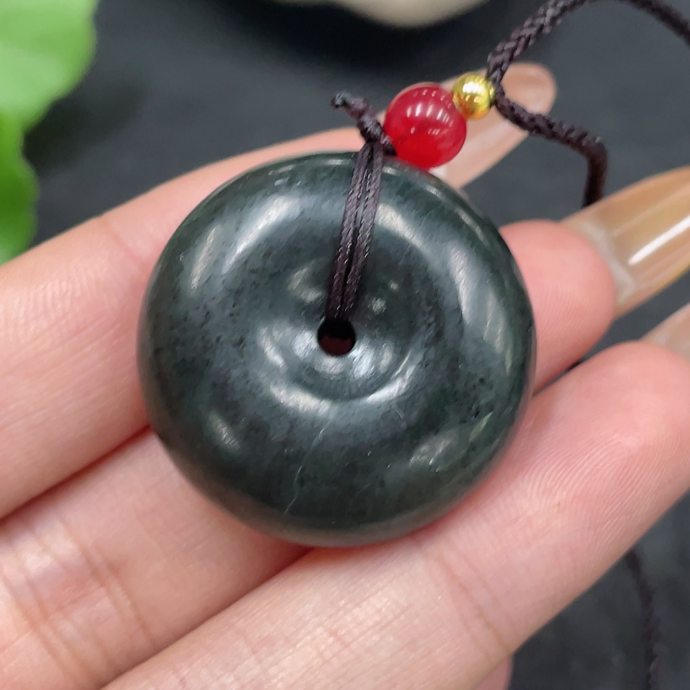 H32797204 Hetian Jade Pendant Safety Knot
