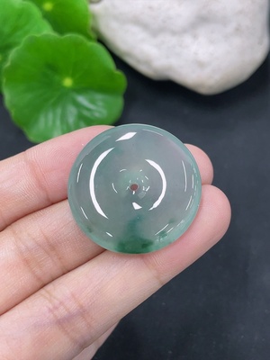 F43139558 翡翠平安扣挂件 货品总重约8.2g