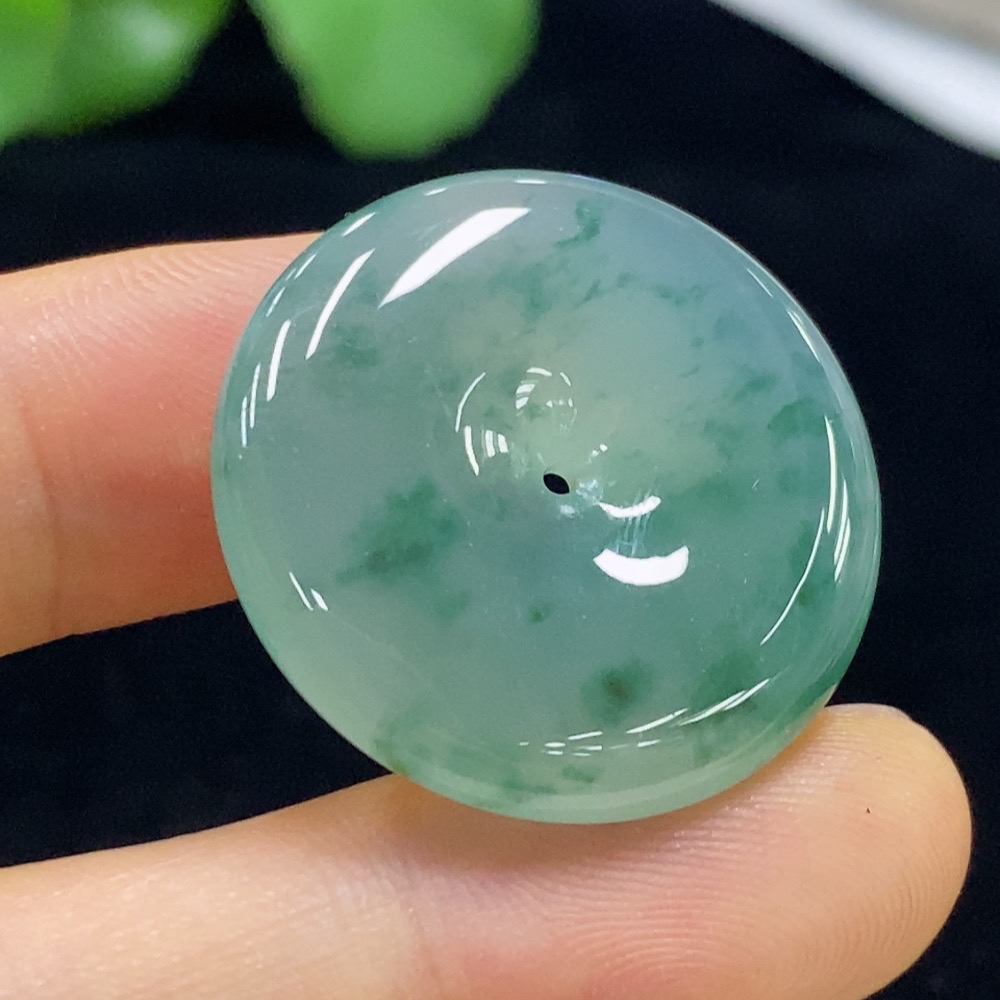 F35135177 Jadeite Peace Knot Pendant, Total Weight Approximately 9.58 Grams