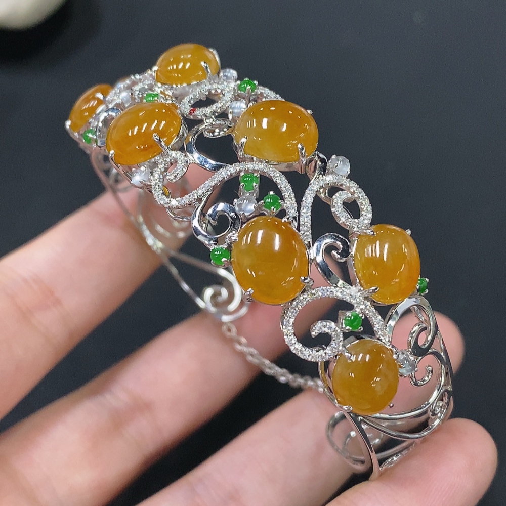 F28228588 Jadeite Inlay 18k Gold Setting Red Marked Non-Diamond Color Origin Undetermined Total Weight Approx. 24.64g