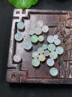 F41934085 翡翠珠子 一手走