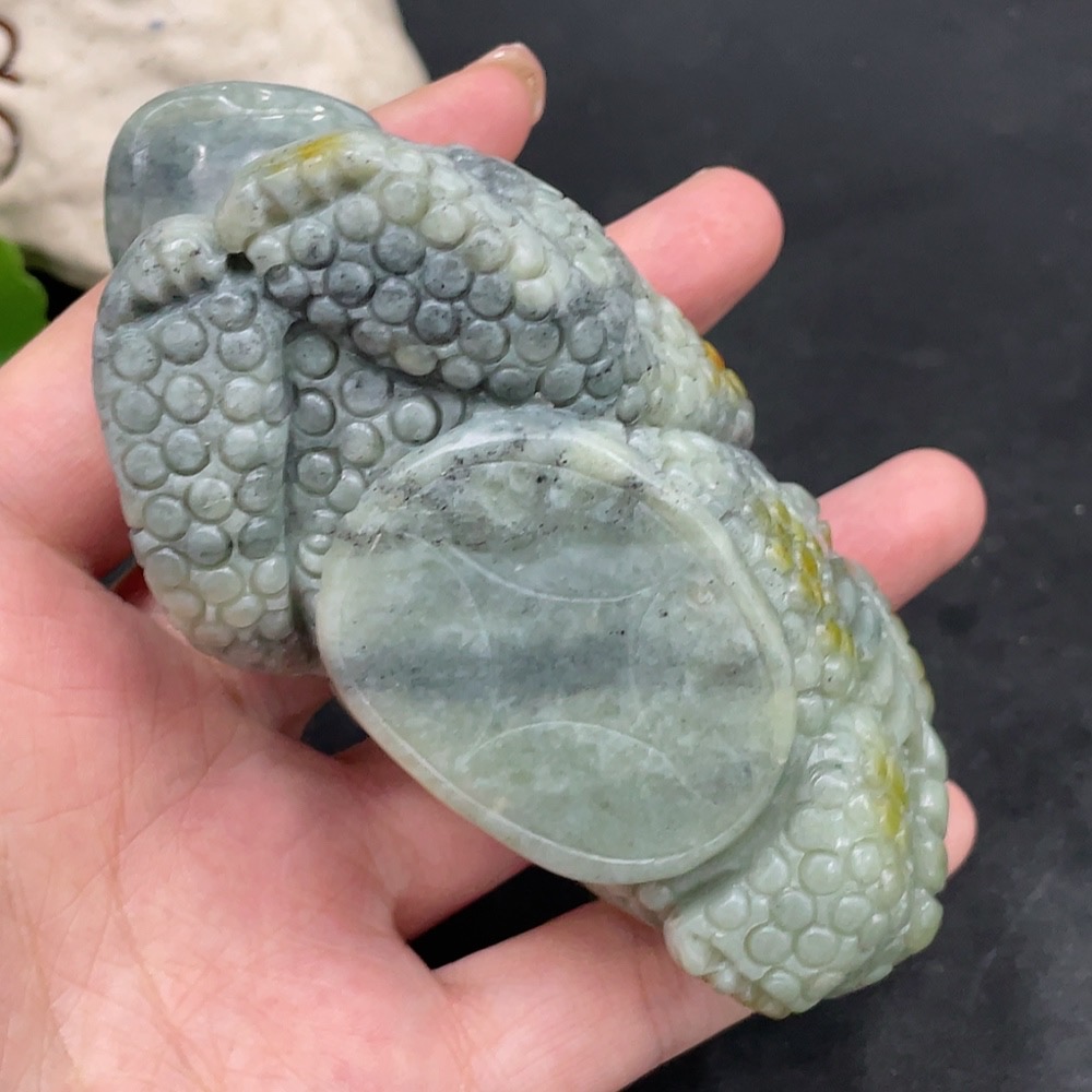 H31582276 Hetian Jade Ornament 'Five Poisons' with Undetermined Skin Color Origin, Total Weight Approx. 280.6g