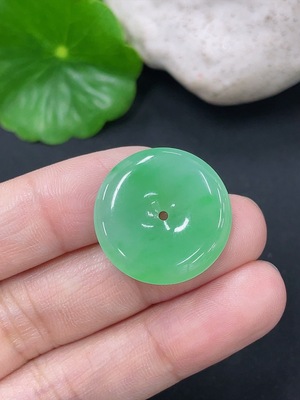 F41906695 翡翠挂件平安扣 货品总约重3.3g