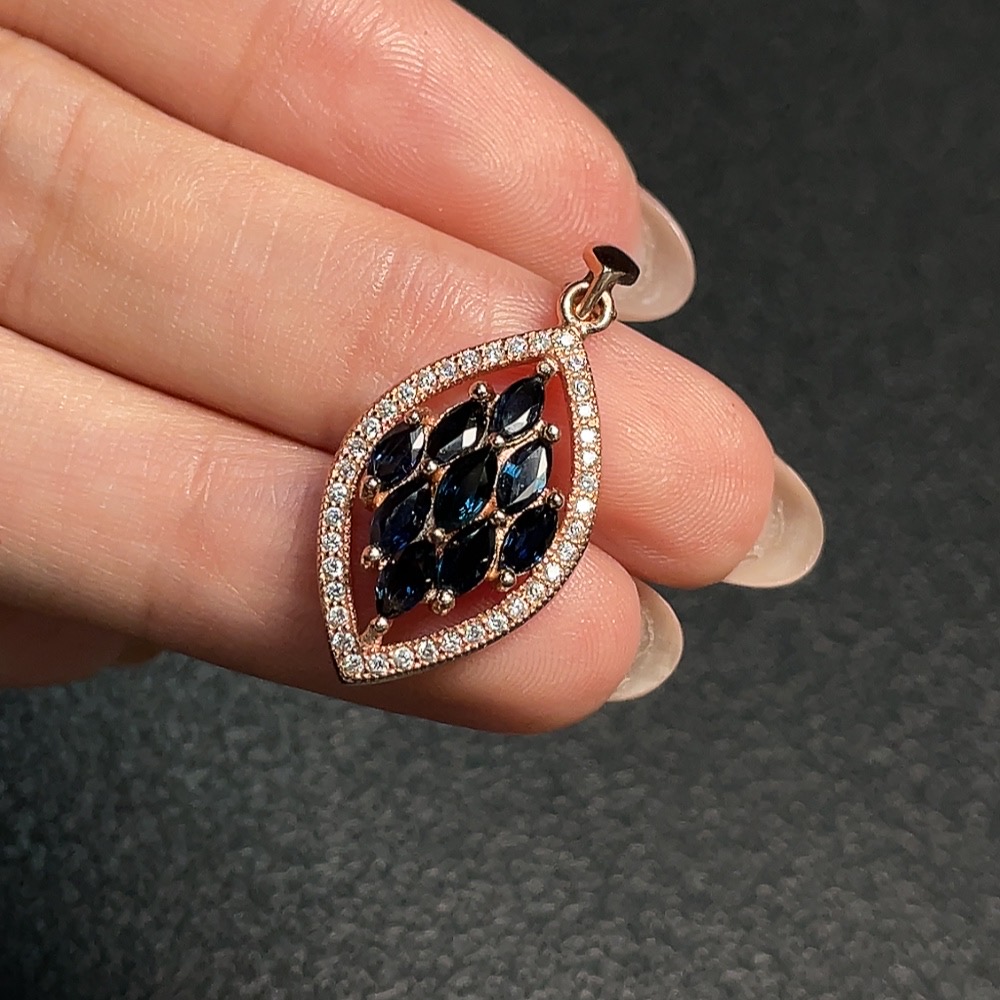 C32782841 Sapphire Pendant Non-Gold Total Weight Approx. 3.25g