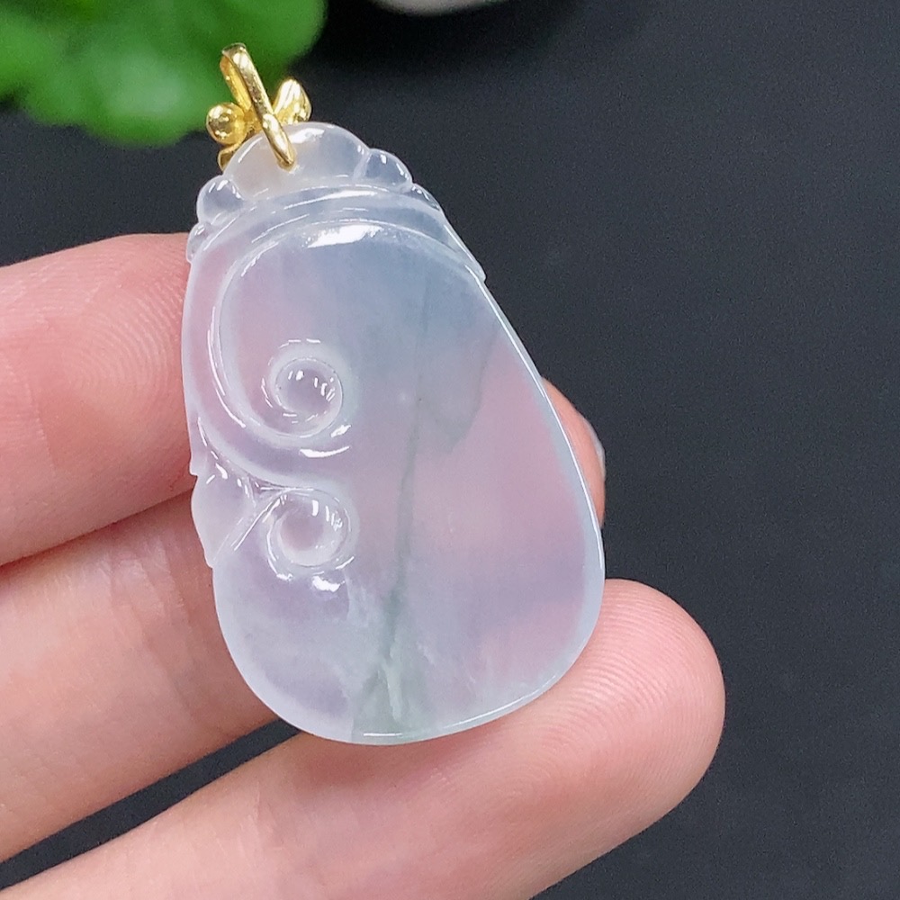 F30555199 Jadeite Ruyi Pendant with 18K Gold Bail, Total Weight Approximately 3.8g