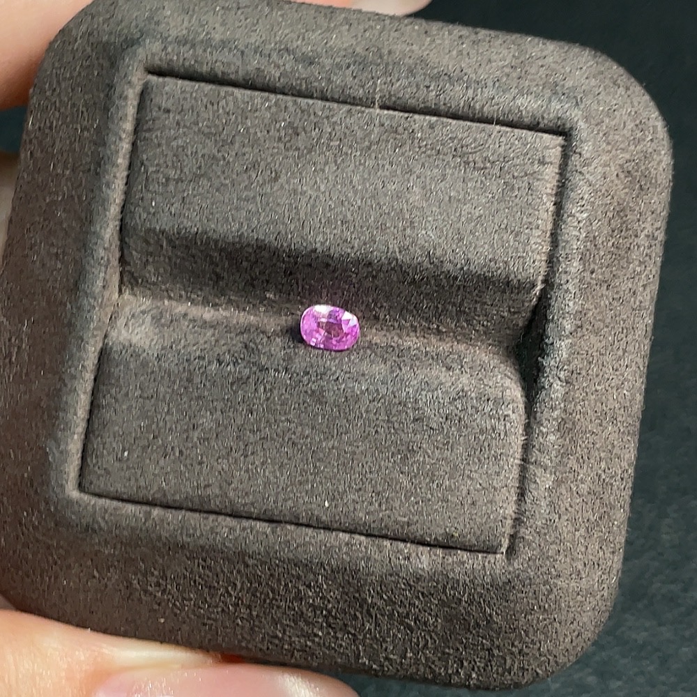 C34067068 Sapphire loose stone, total weight approx. 0.48 carats