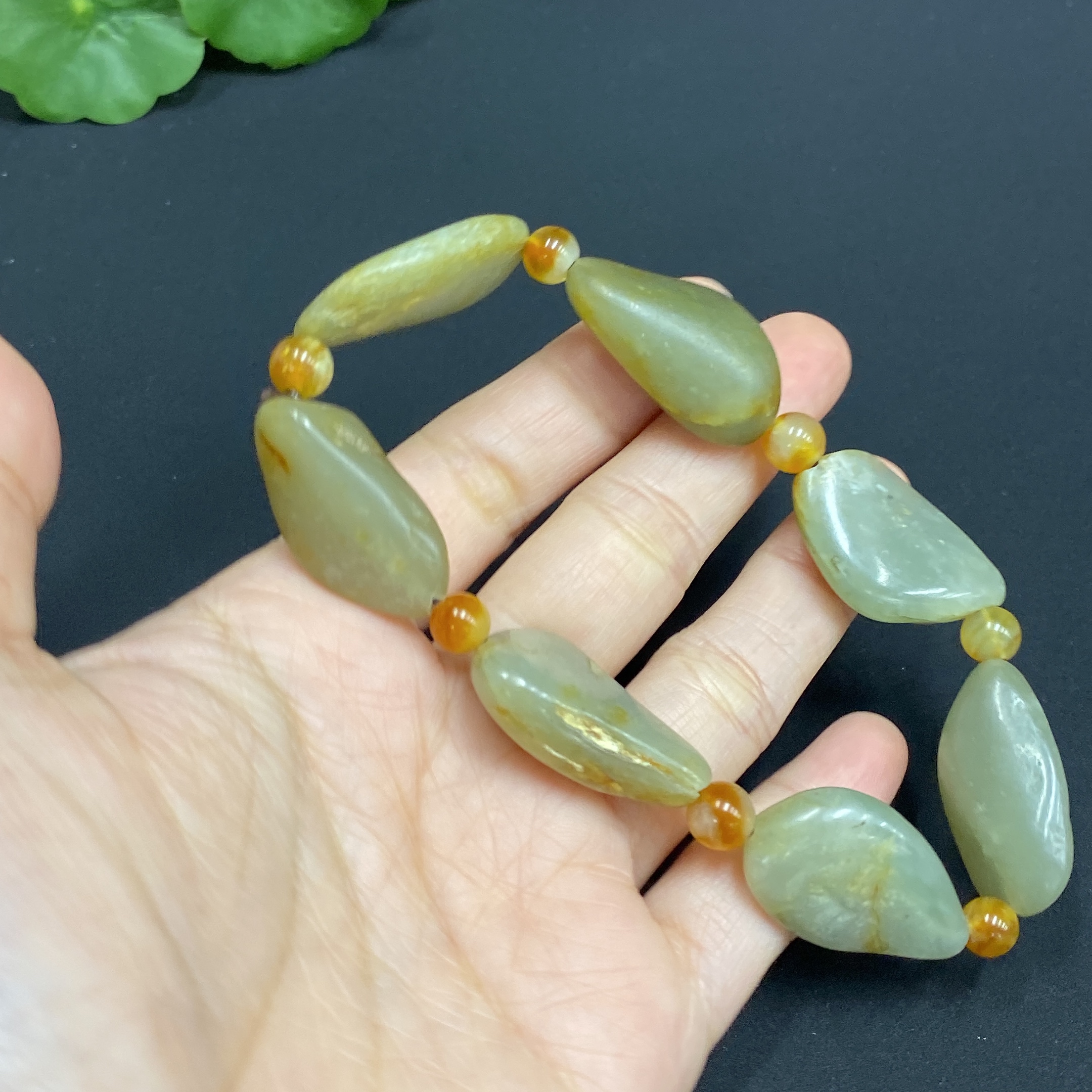 H26979405 Hetian Jade Bracelet, total weight approx. 43.7g, undetermined skin color origin, contains other natural mineral components, accompanying beads not Hetian Jade