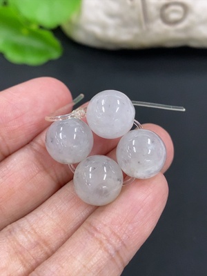 F46596617 翡翠珠子 卡11.1mm左右 货品总重约9.4g